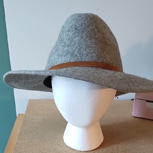 Gray Wool Hat - Picture 1 of 6